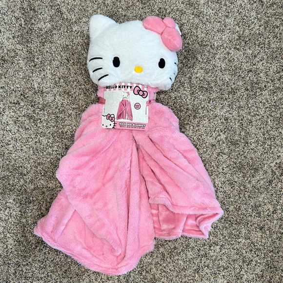 Hello Kitty Pink Plush Hooded Wrap NEW - Picture 2 of 5